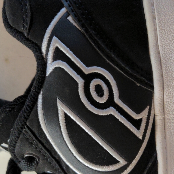 Shoes - Picture 4 of 5